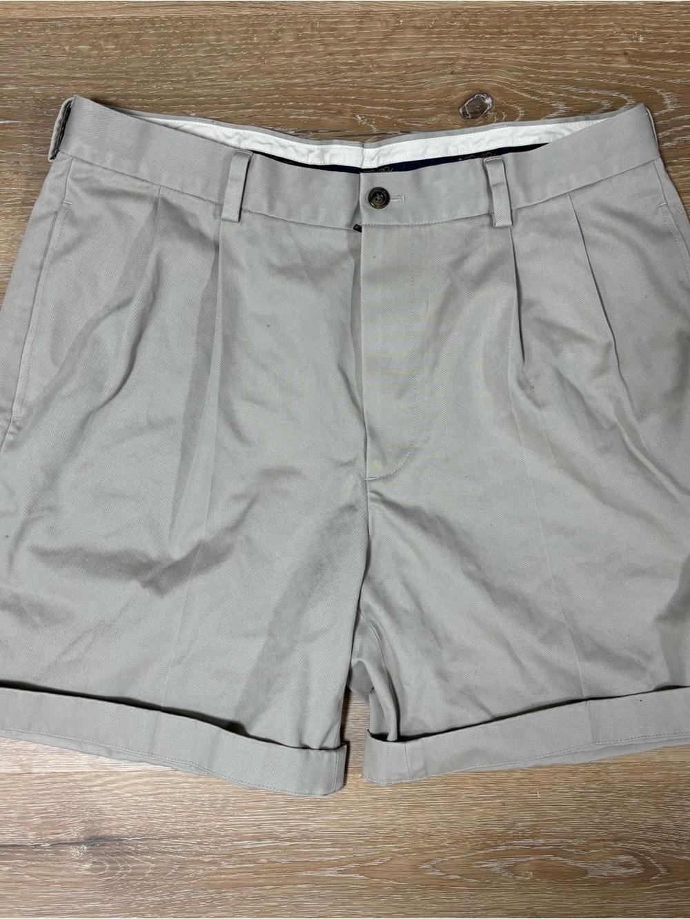 Brooks Brothers Men’s Khaki Twill Pleated Slash Pocket Chino Shorts Size 34